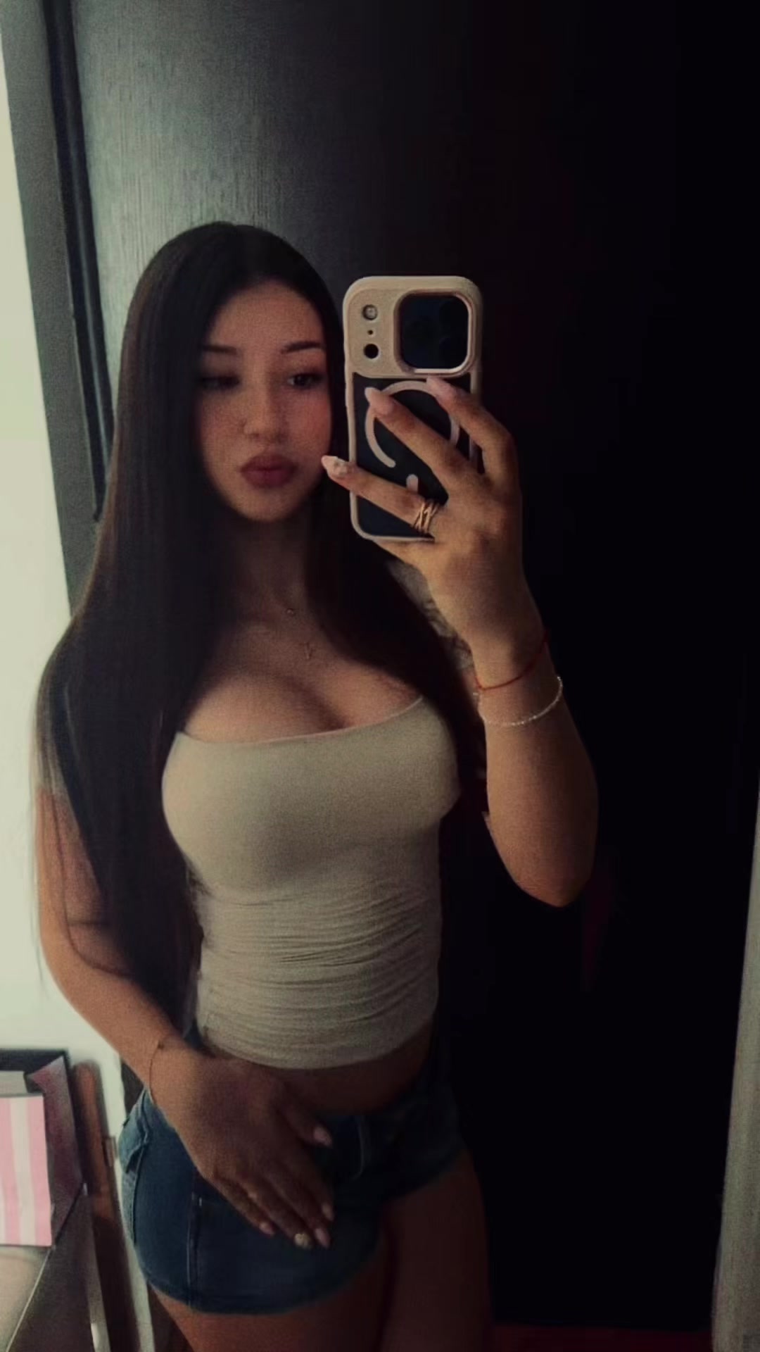 @𝙣𝙞𝙣𝙖