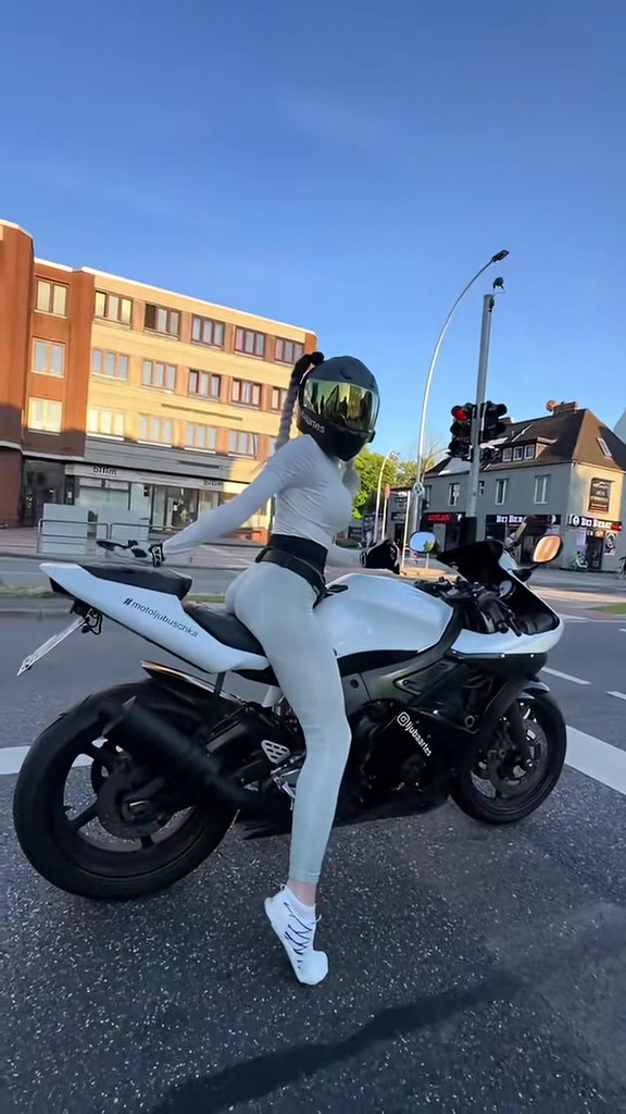 @MOTOLJUBUSCHKA