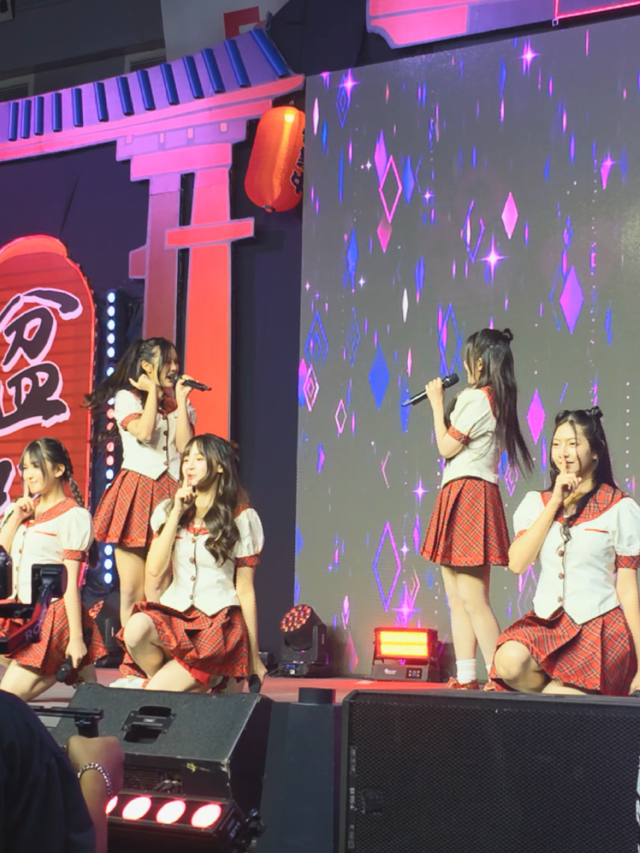 @เธอเป็นใครเราลงไว้ดูเอง
