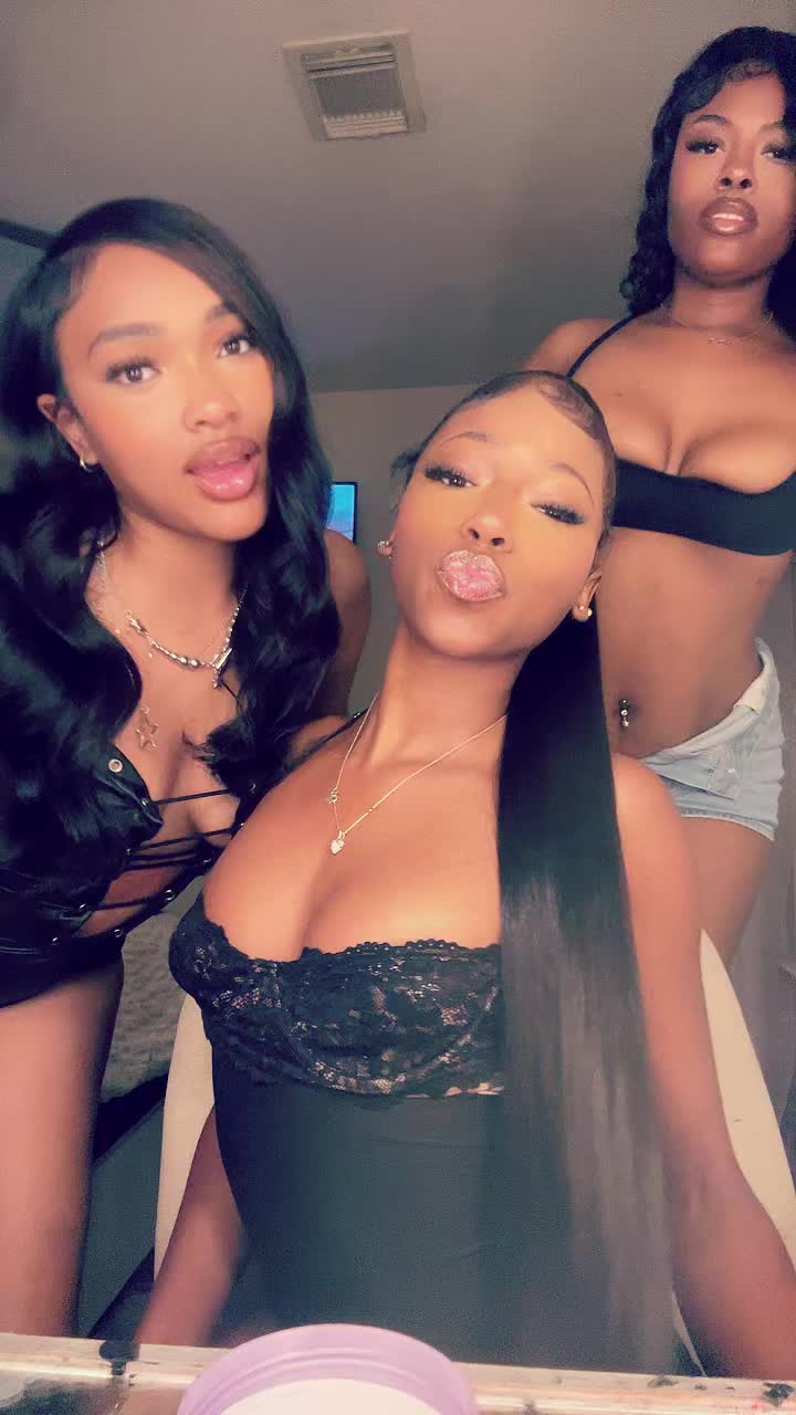 @nashariii😸