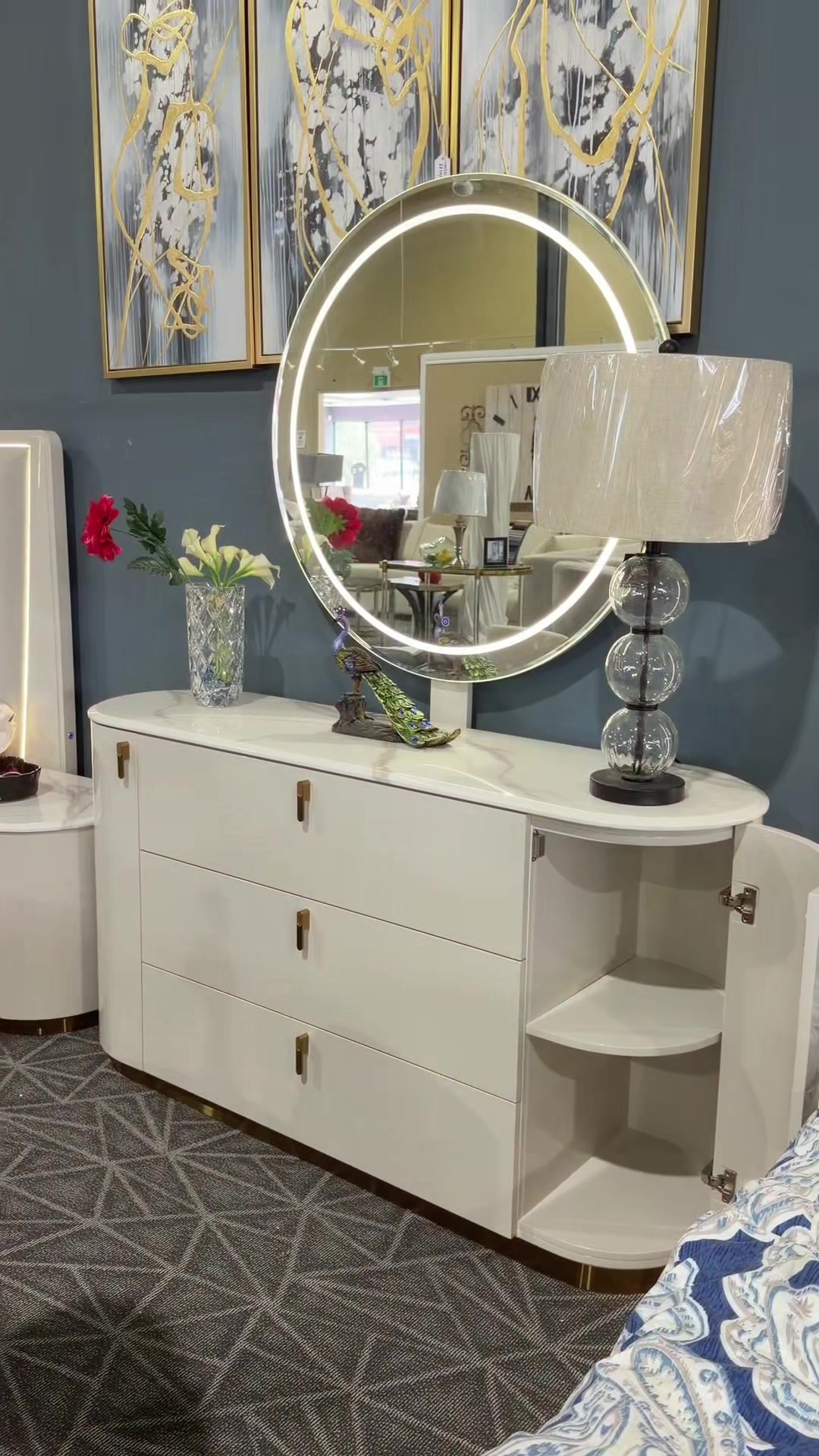 @Royal living furniture