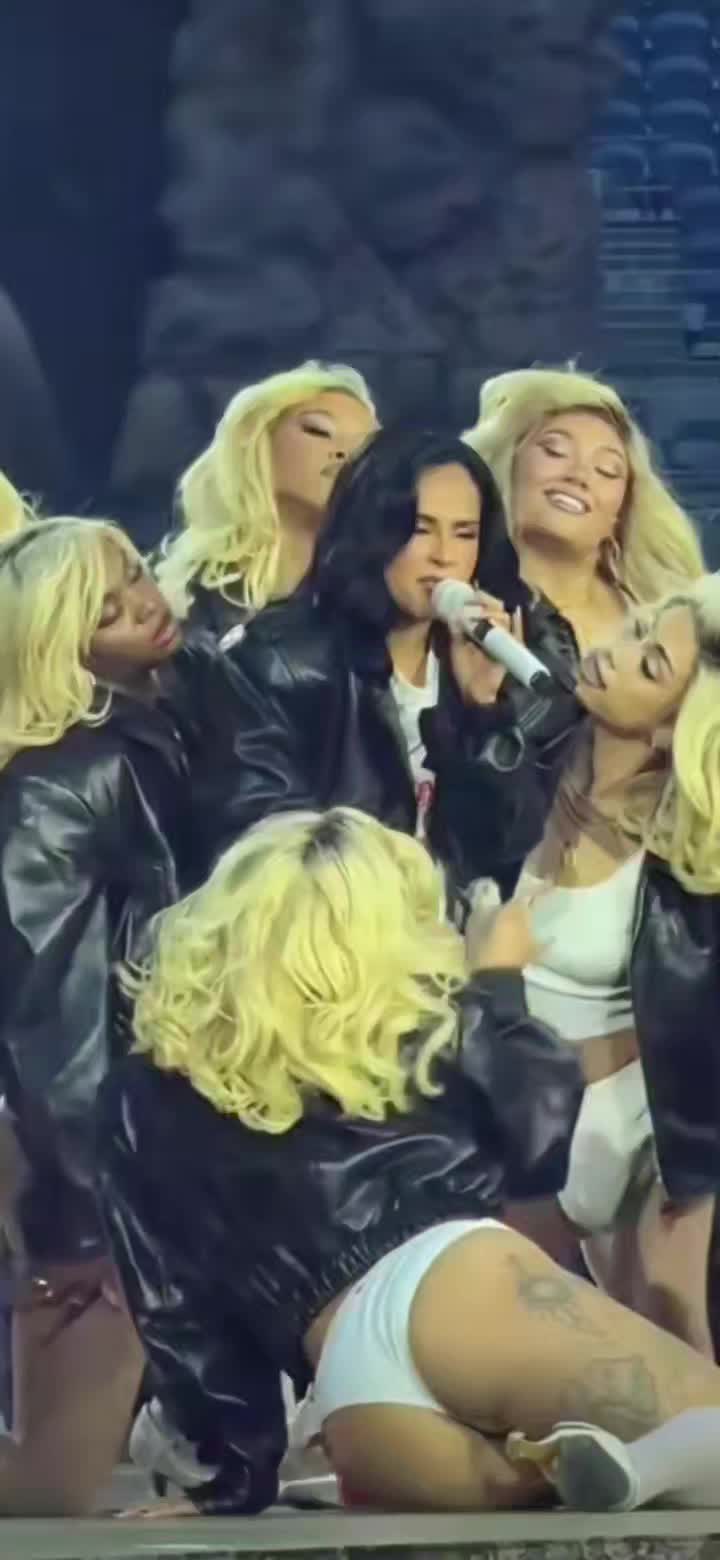 @Becky G Fan