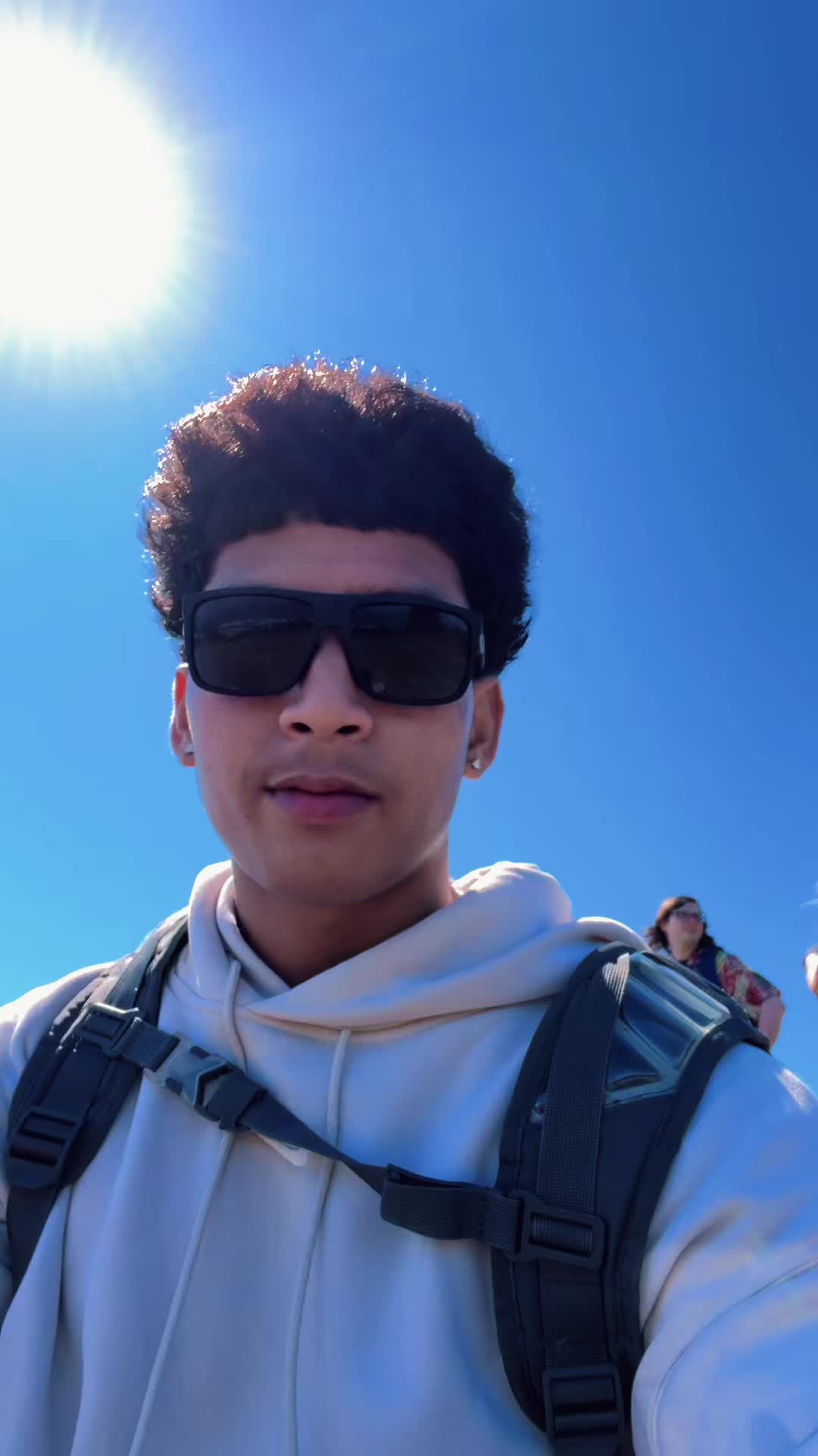 @️