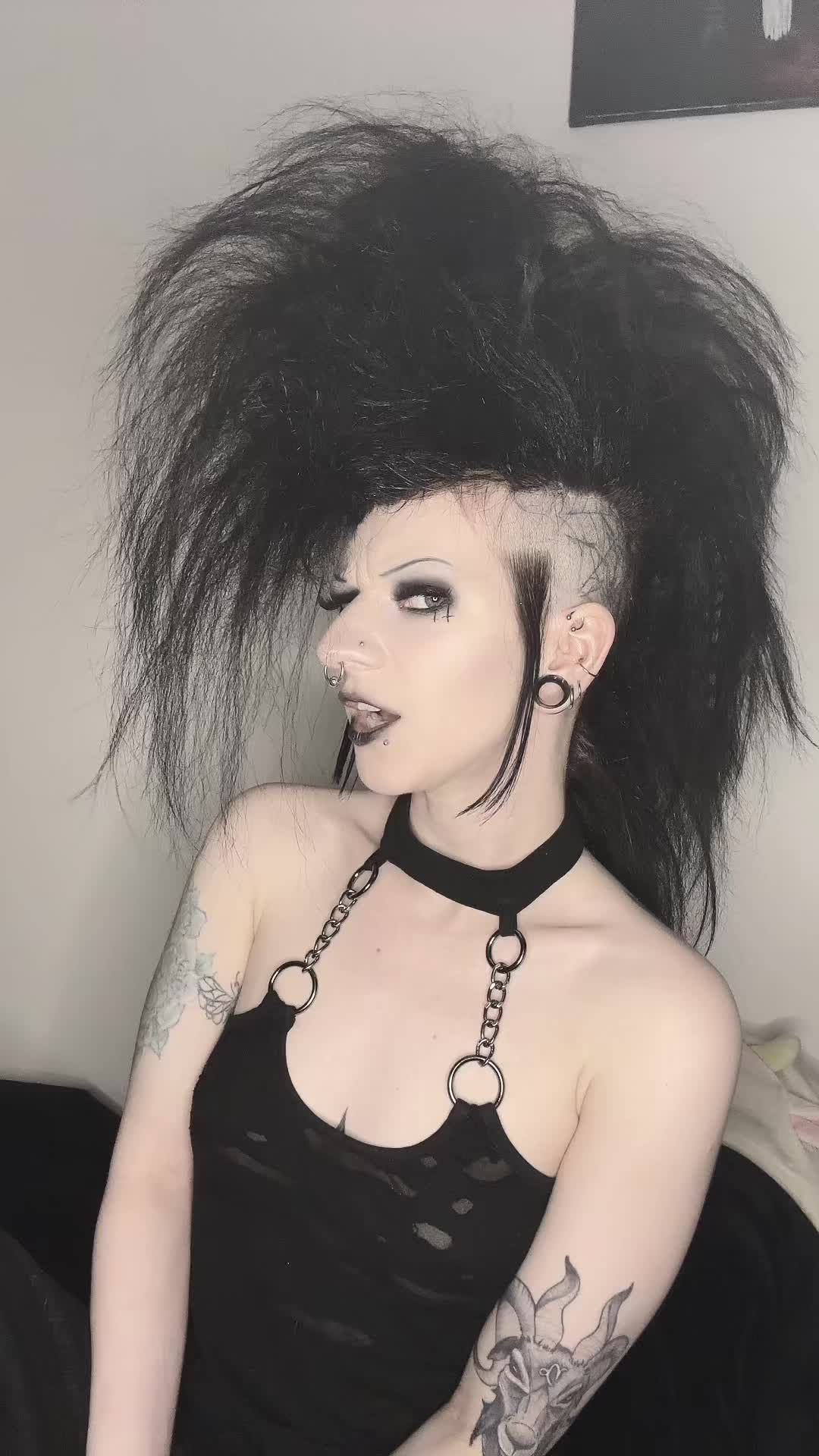 @gothic_liz