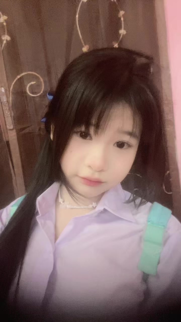 @LA_DEE🩵&bull;
