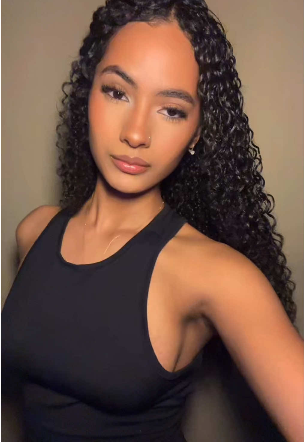@lavinyaa.