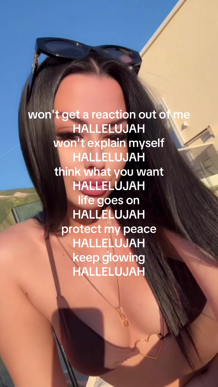 @𝙴