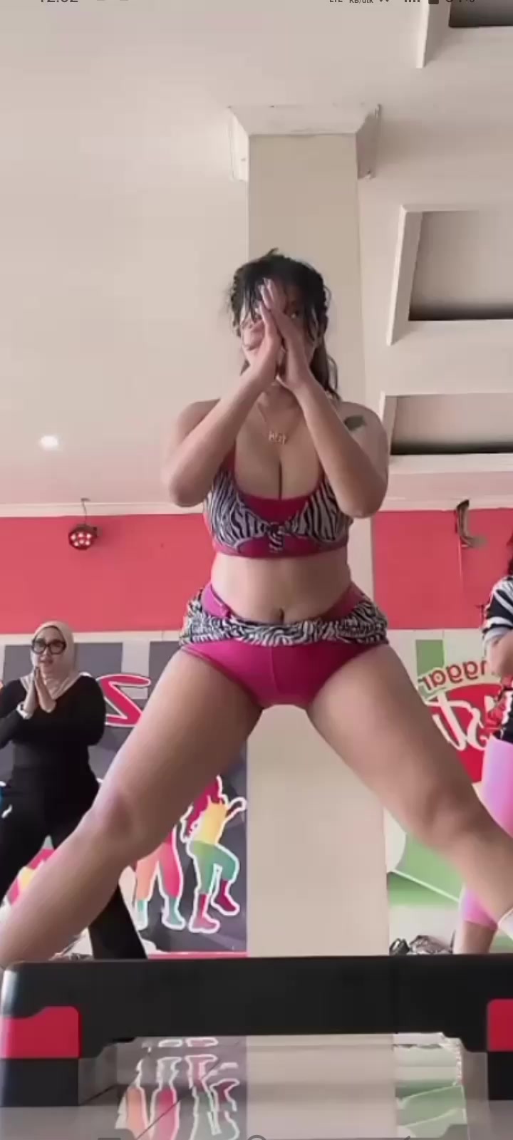 @hotmoms