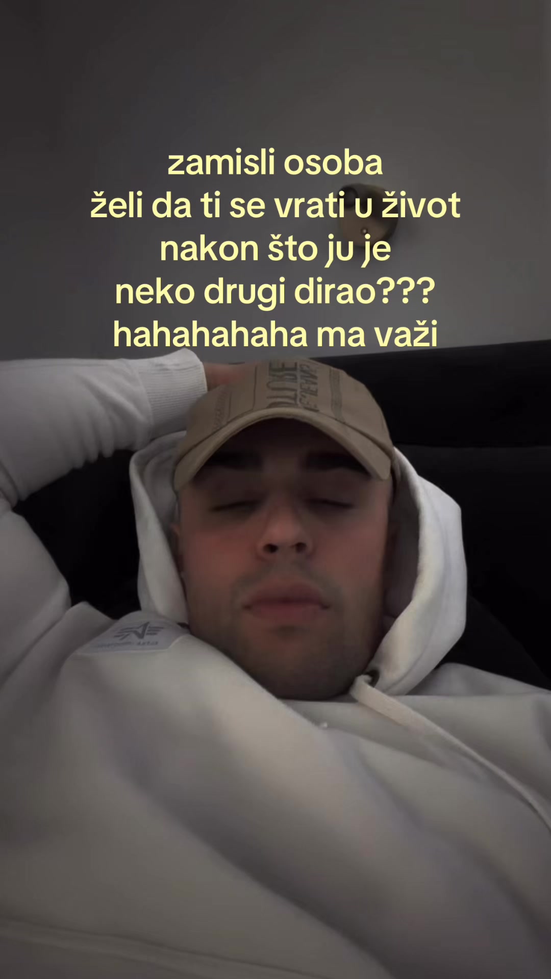 @V U K