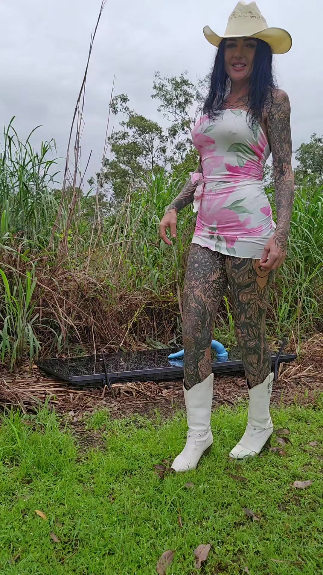 @Insta: tattedflapzz
