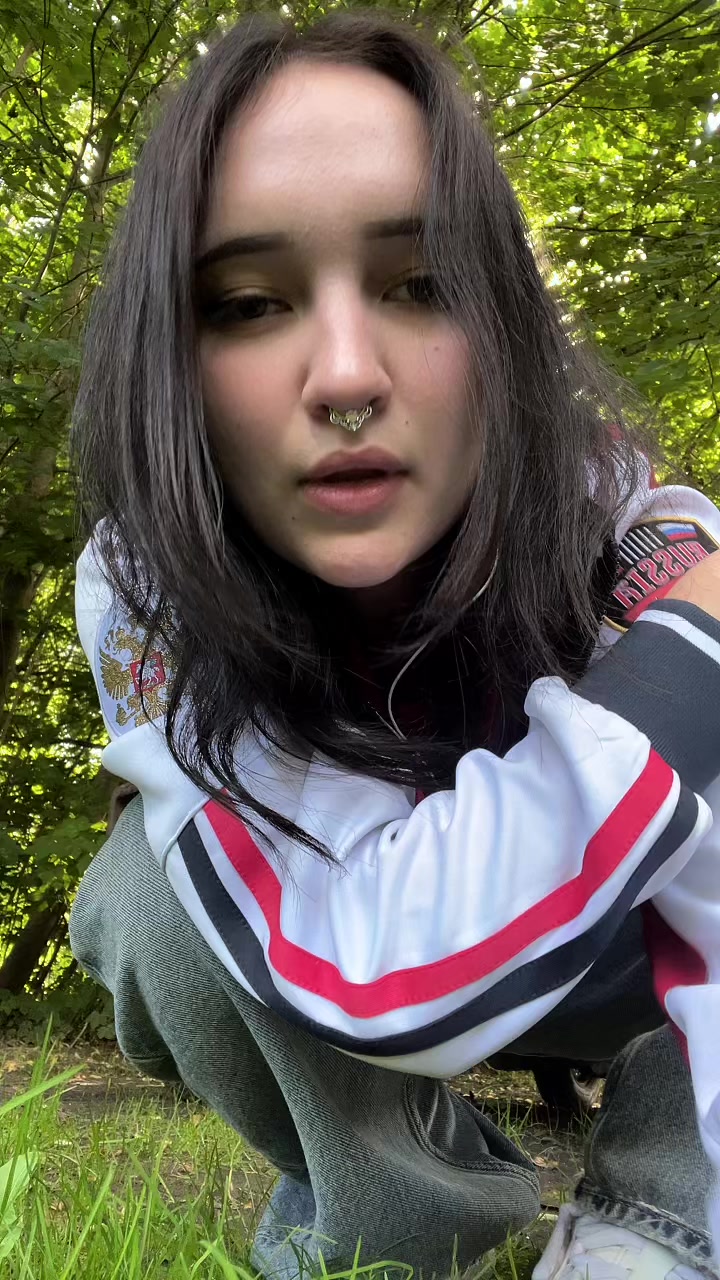 @^-^