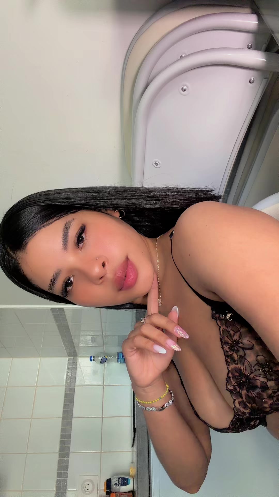 @🦋