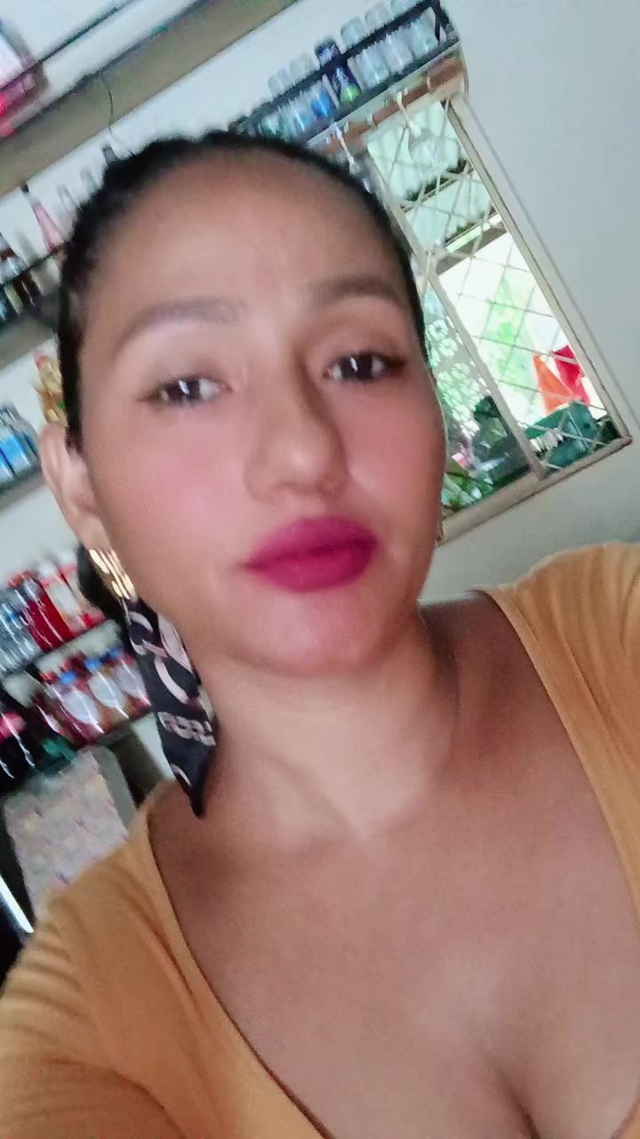 @giobaniaespinoza