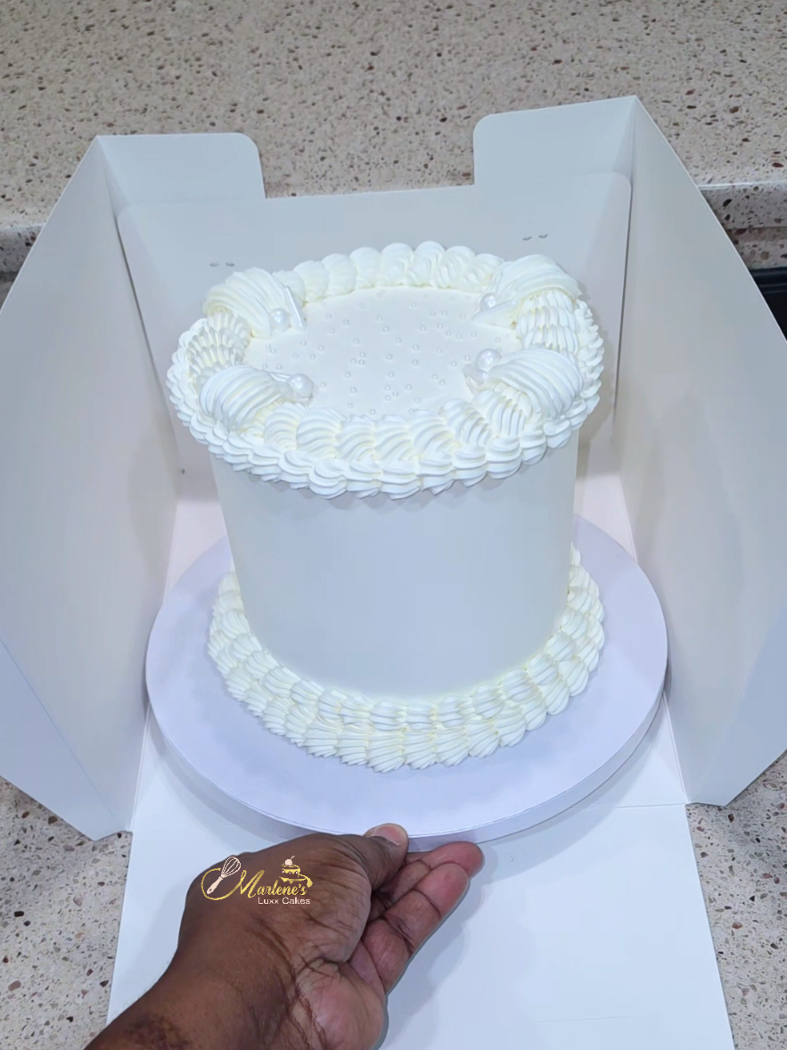 @Marlene'sLuxx_Cakes&HomeDecor