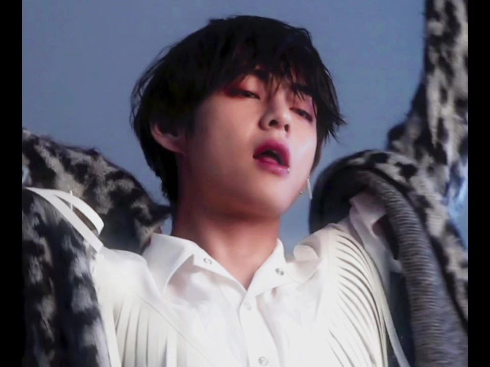 @Auggie💜😏IMSEEINGBTS/VALKO