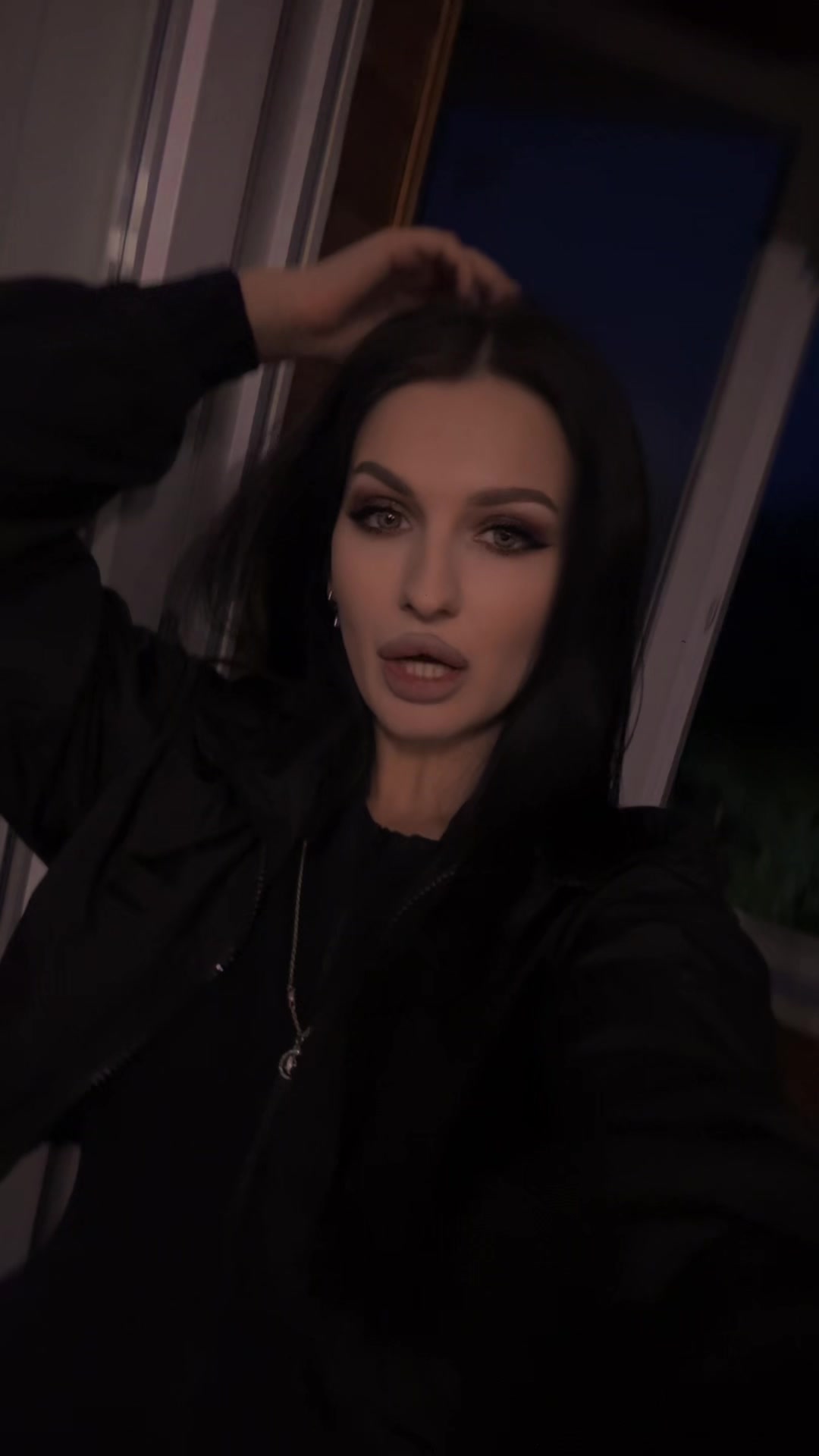 @_ustinowa_