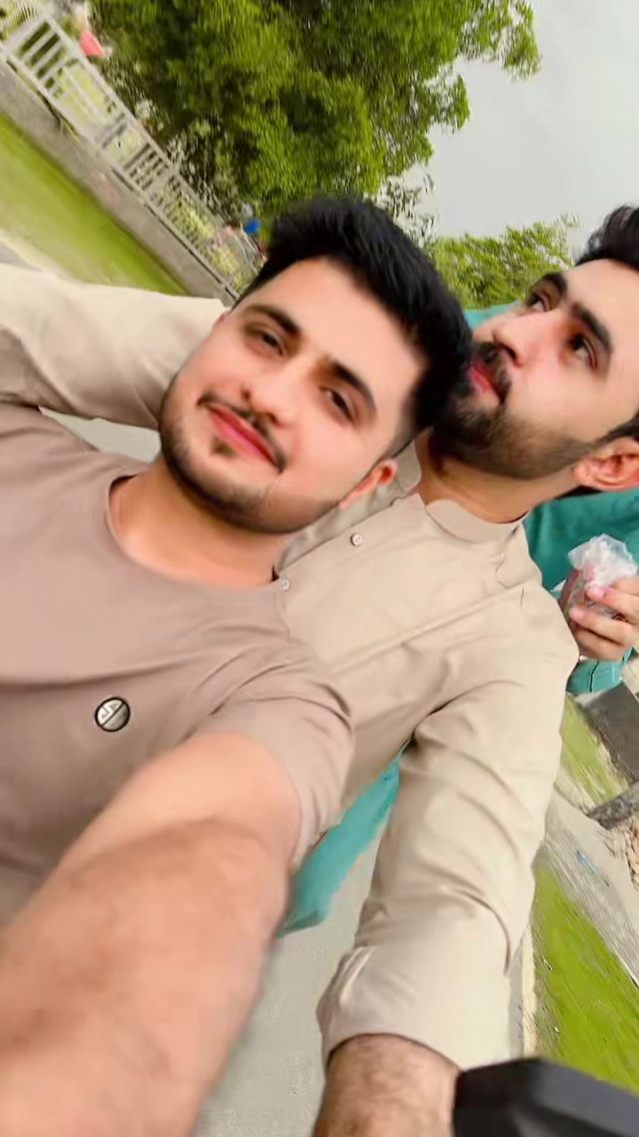 @Zeeshan_Vlogs