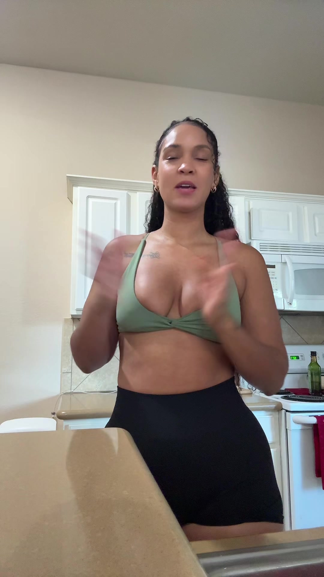 @SashaBody_