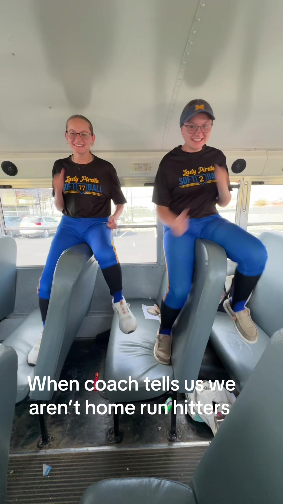 @Lady_Pirates_Barstool