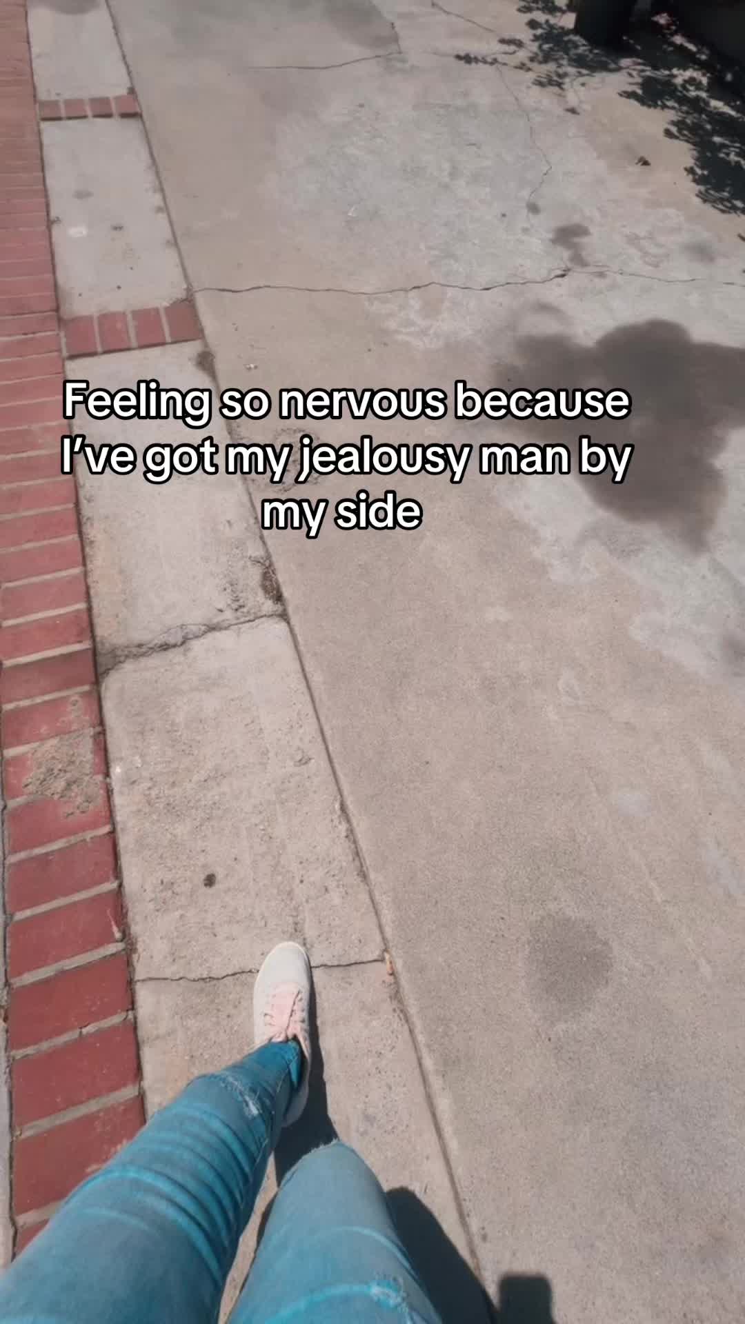 @_ParedesParedes