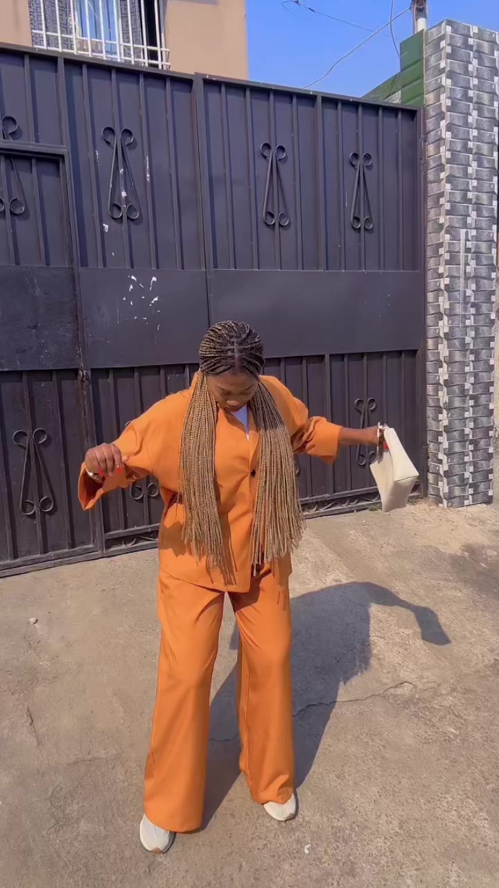 @Muanabilaka.com