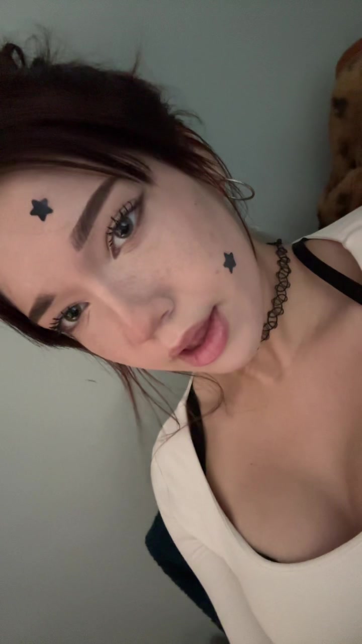 @ася🕷️