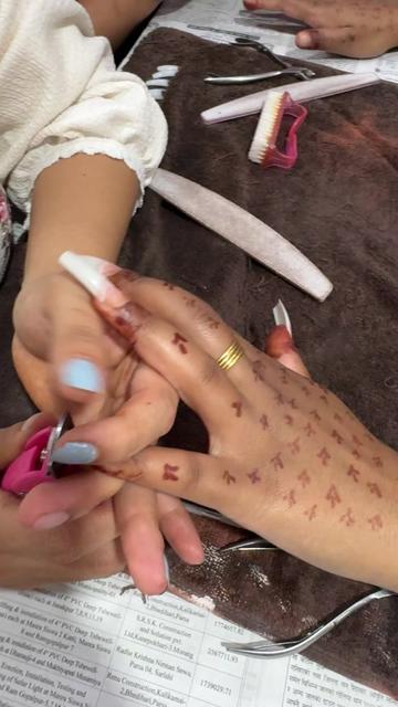 @Nail Hub