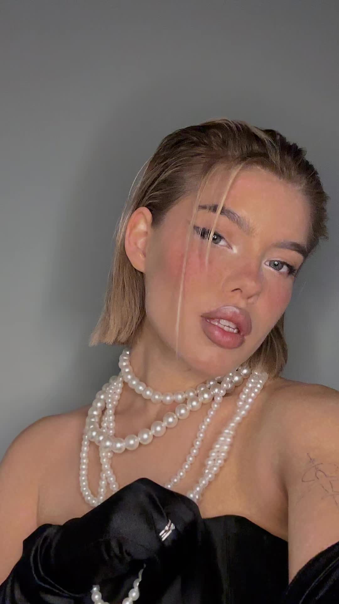 @nikonova1