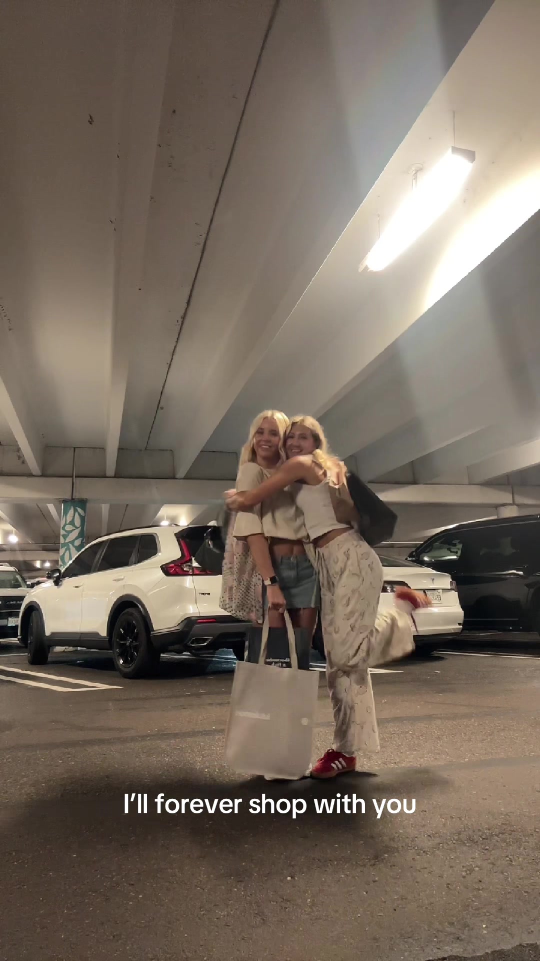 @itschloe