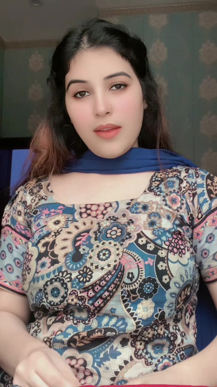 @anum_butt_143👑