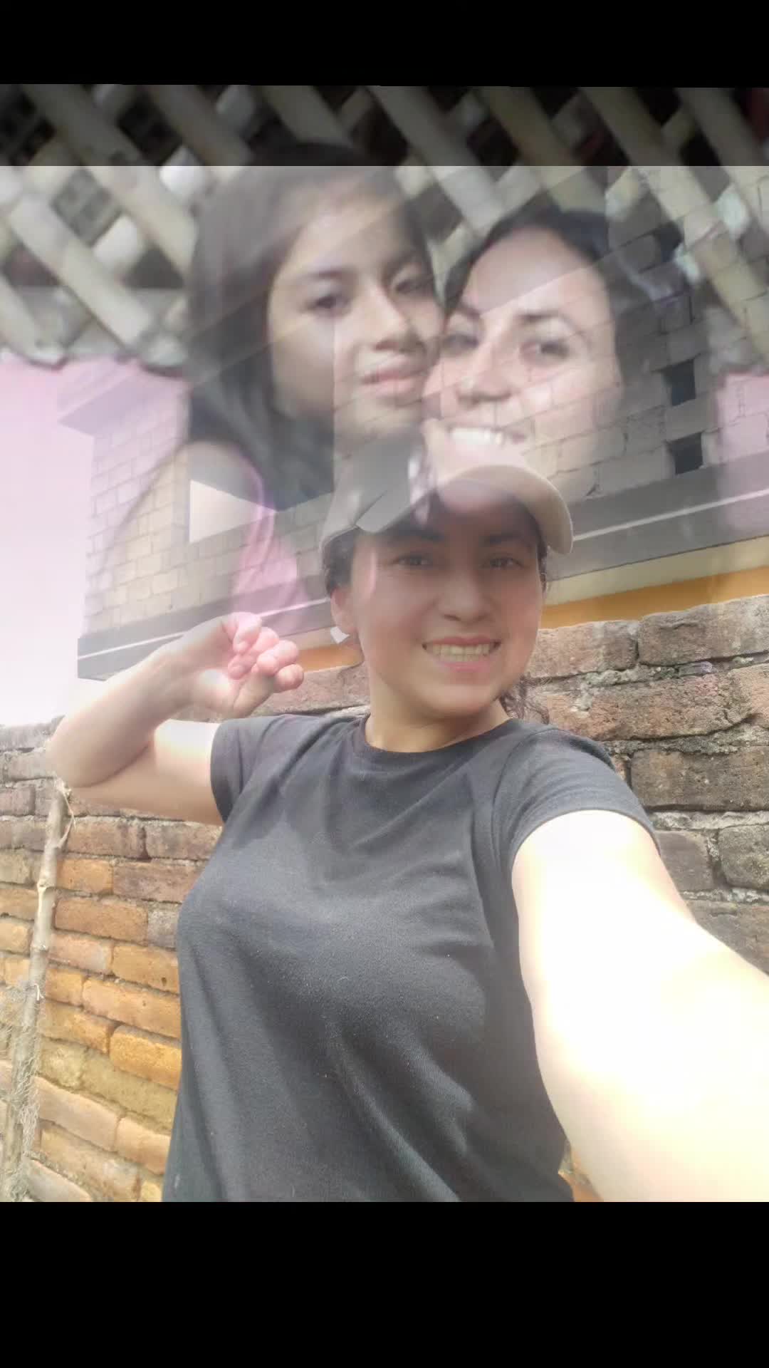 @ELYZABETH Y QUE . ?