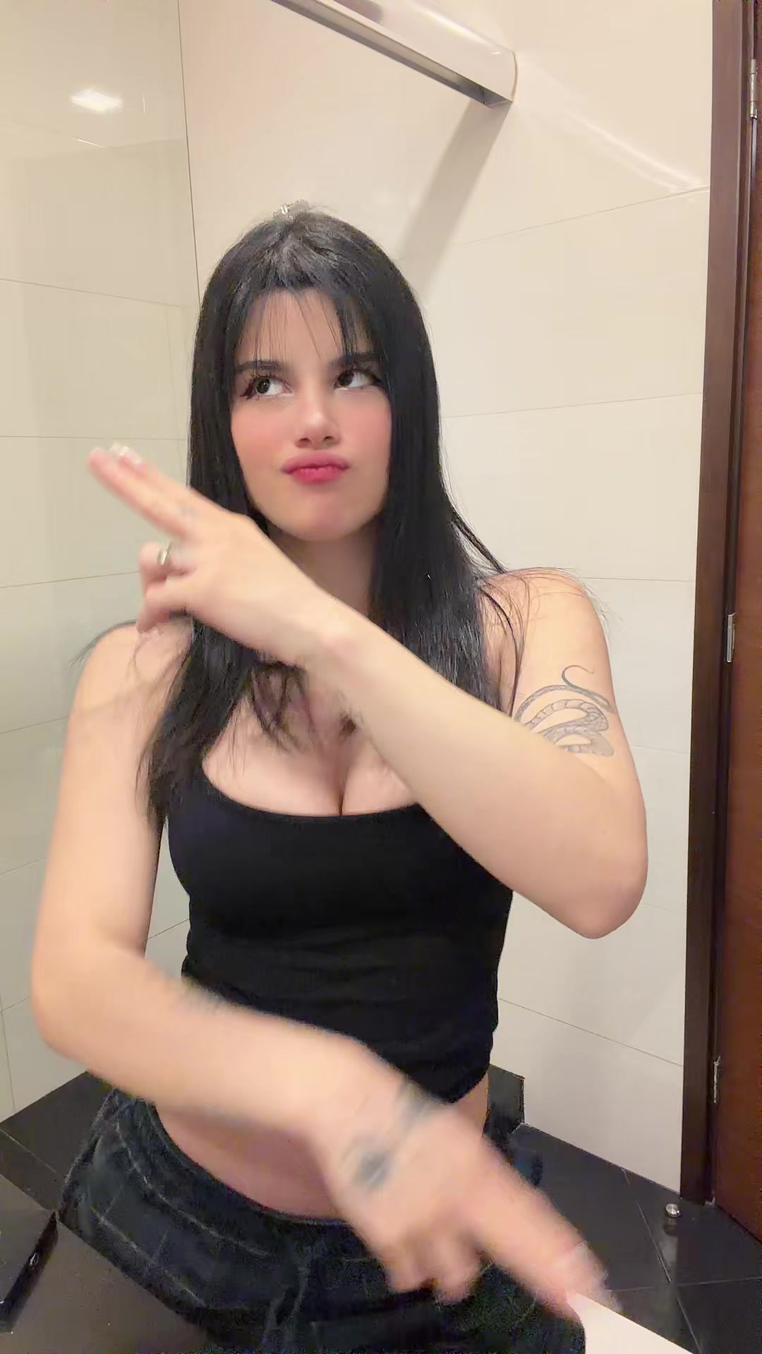 @venecialoopez20🥥