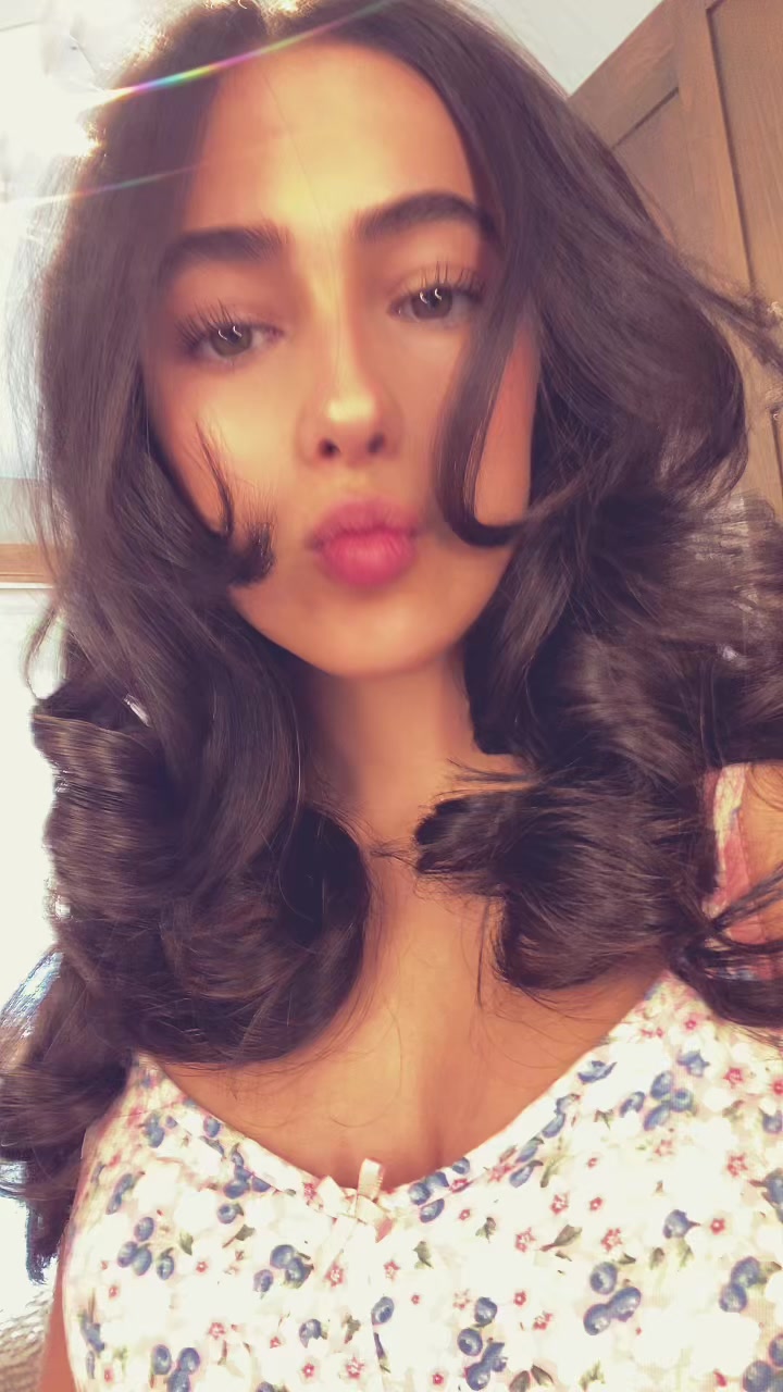@Elle
