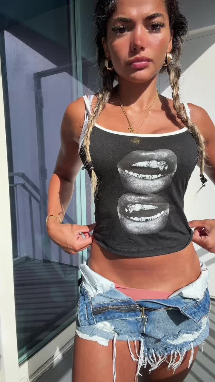 @Ella