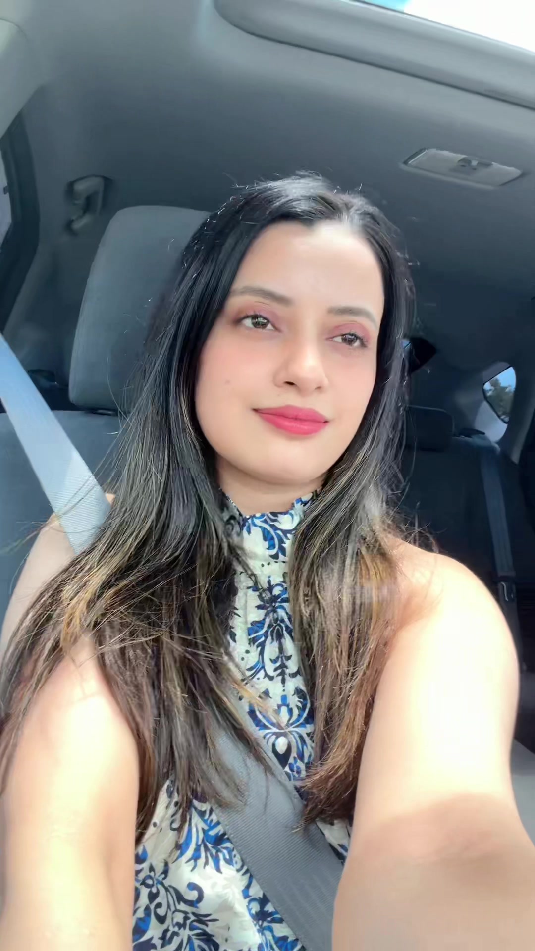 @Manishathapa🦚🦚🌹🌷