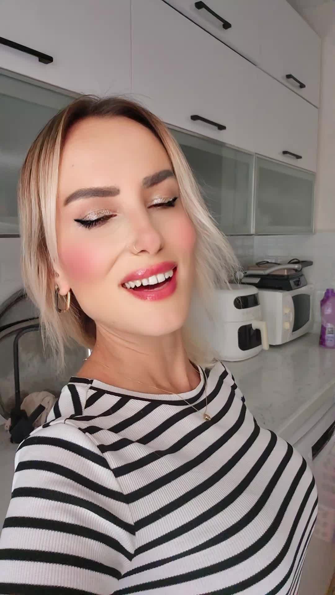 @Ebru Gen&ccedil;