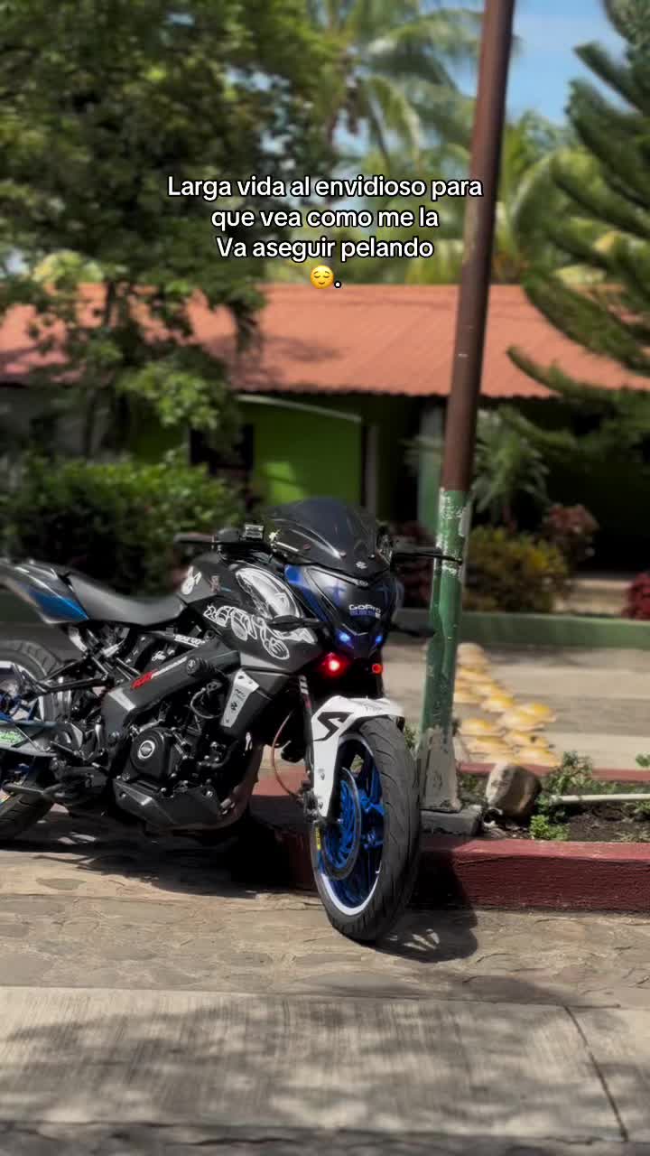 @Crΐຮຮຮ..🍒