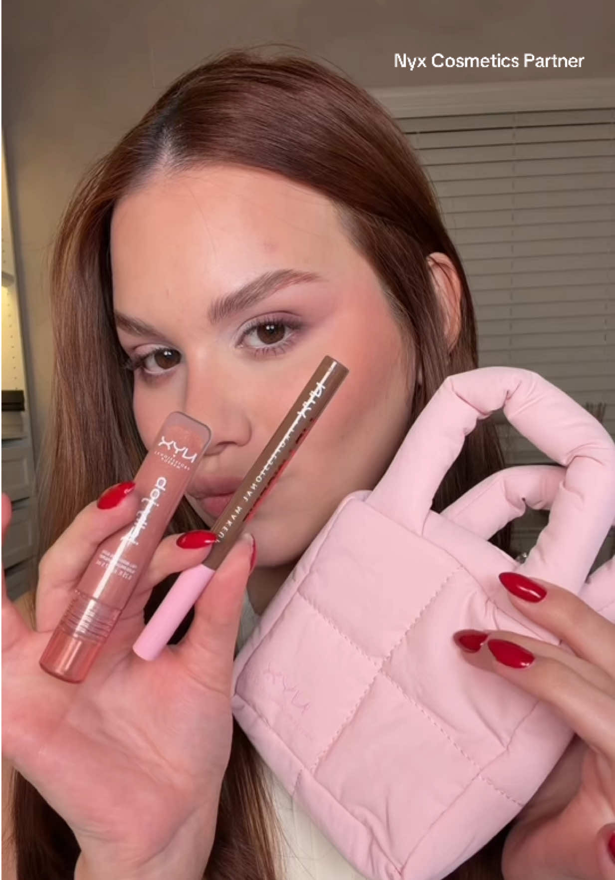 @Angela María