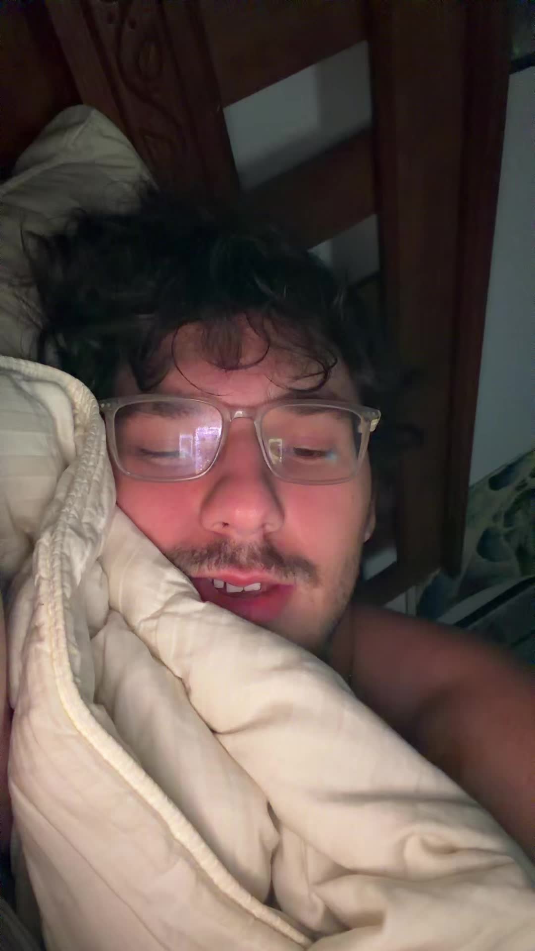@e t h a n E n n i s