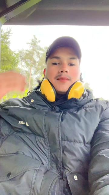 @Sankar Dhami🇳🇵🫶🏽🇸🇮