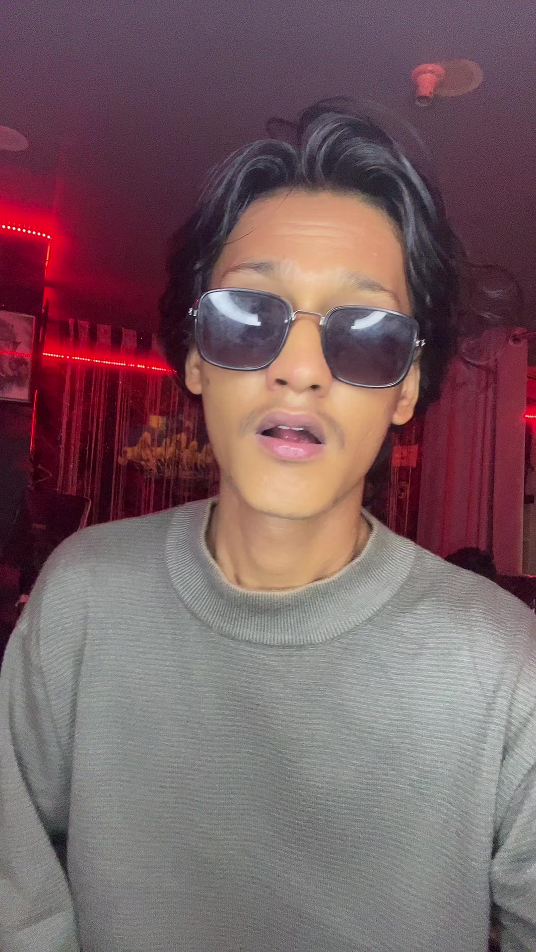 @️