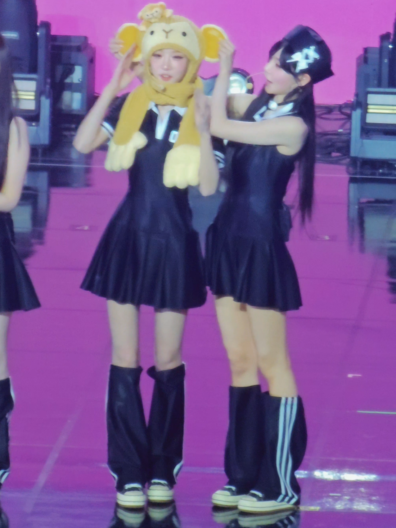 @なんだ、ネコチャンか···