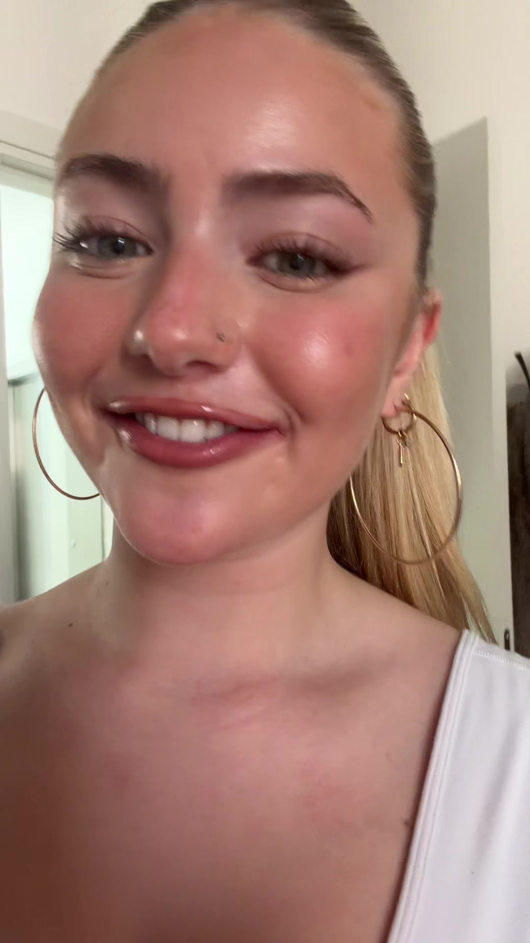 @…