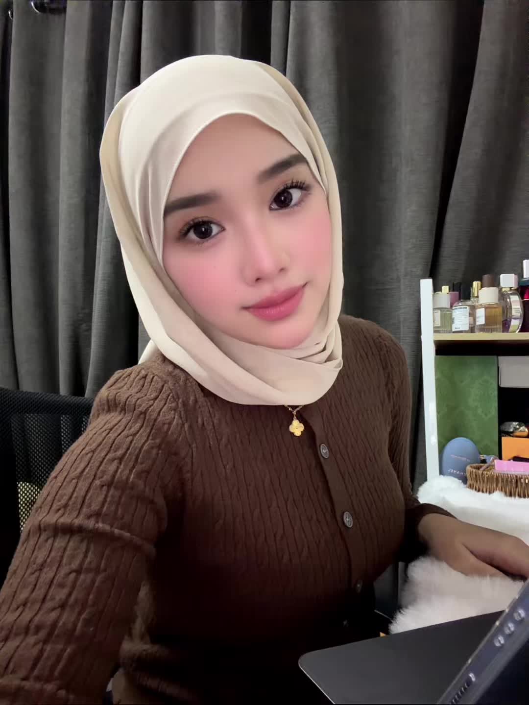@afeesyaa