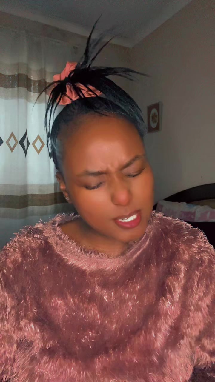 @Nomhlekhabo06