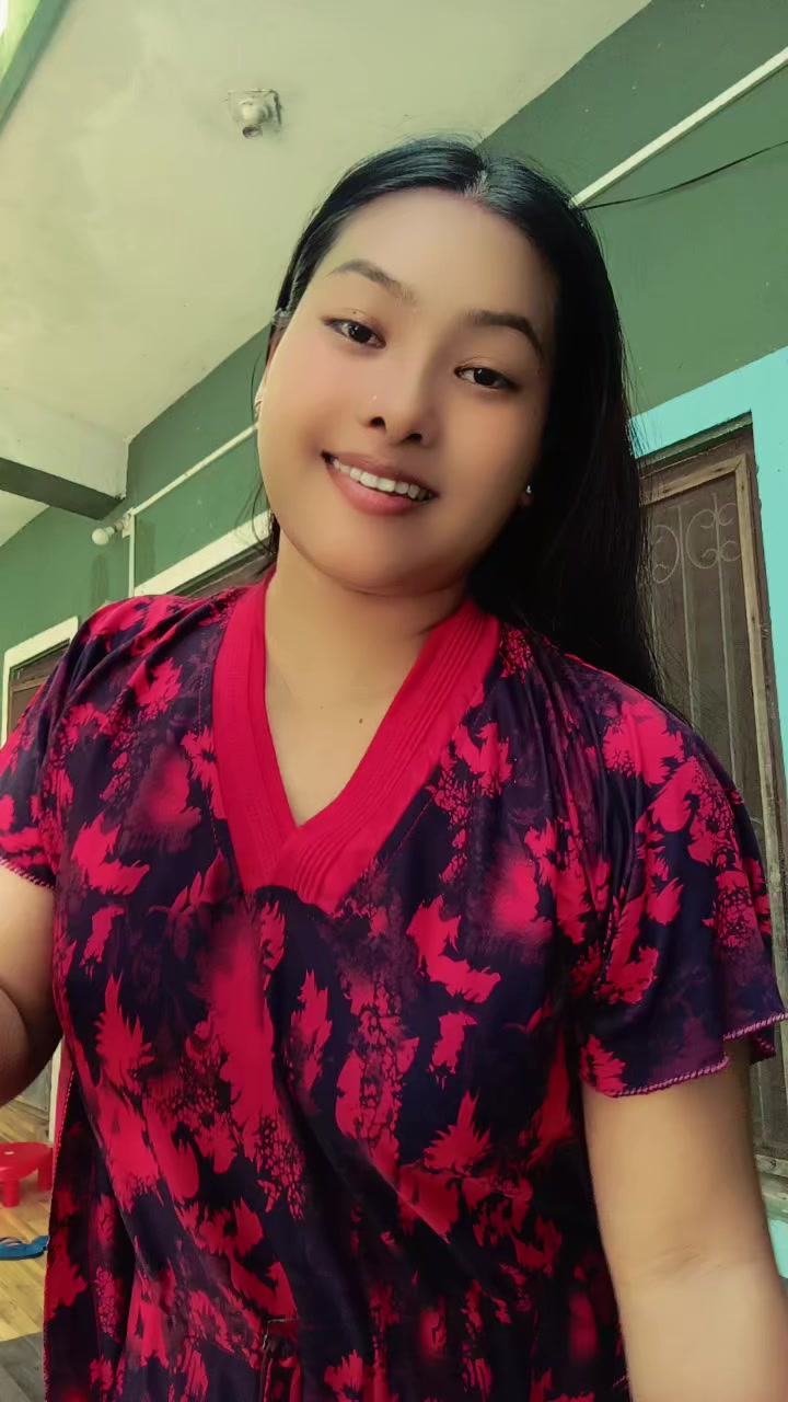 @Miss thapa 💋🤞