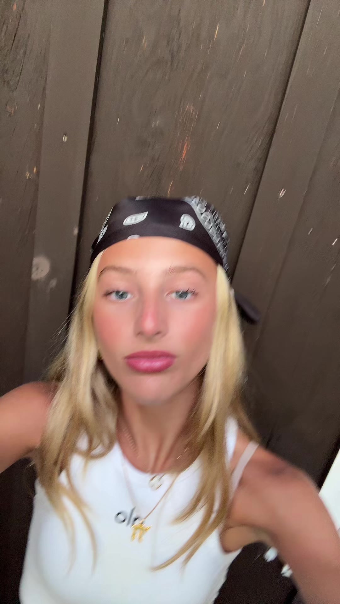 @Ava