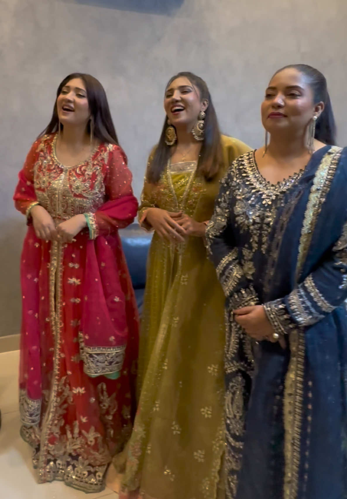 @Manwa Sisters ✅