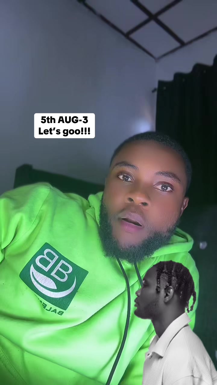 @THE GREEN HOODIE GUY ๐๐