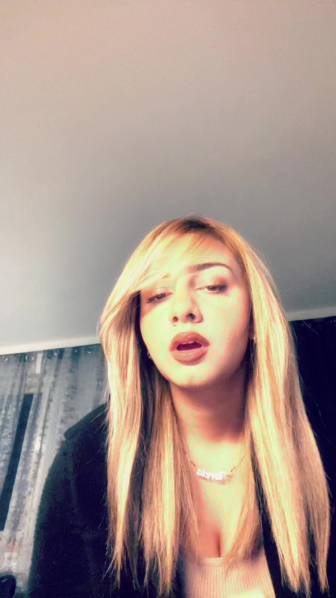 @𝐹 𝒾 𝑜 🥥 🤍